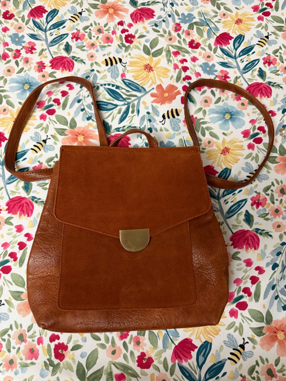 Stitch Fix Classic Tan Leather Shoulder Bag / Backpack with Gold Accent